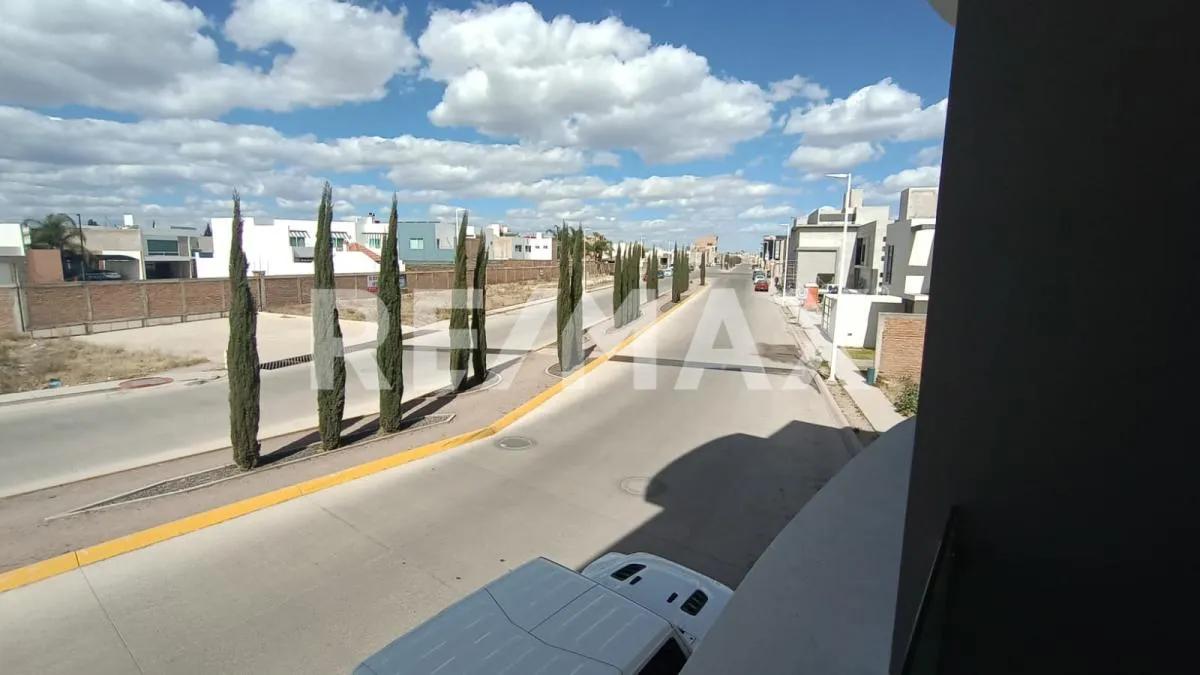 main property photo
