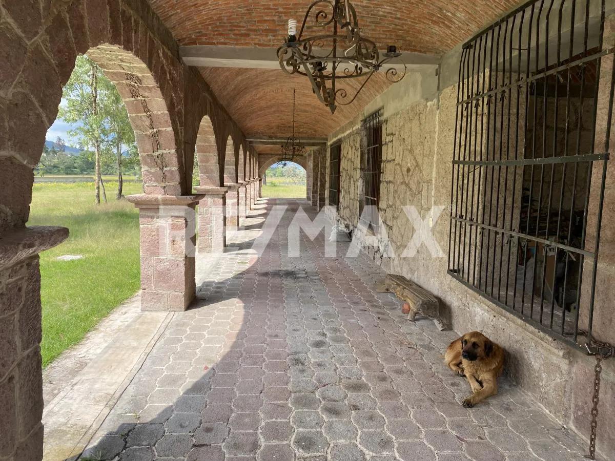 secondary property images 0