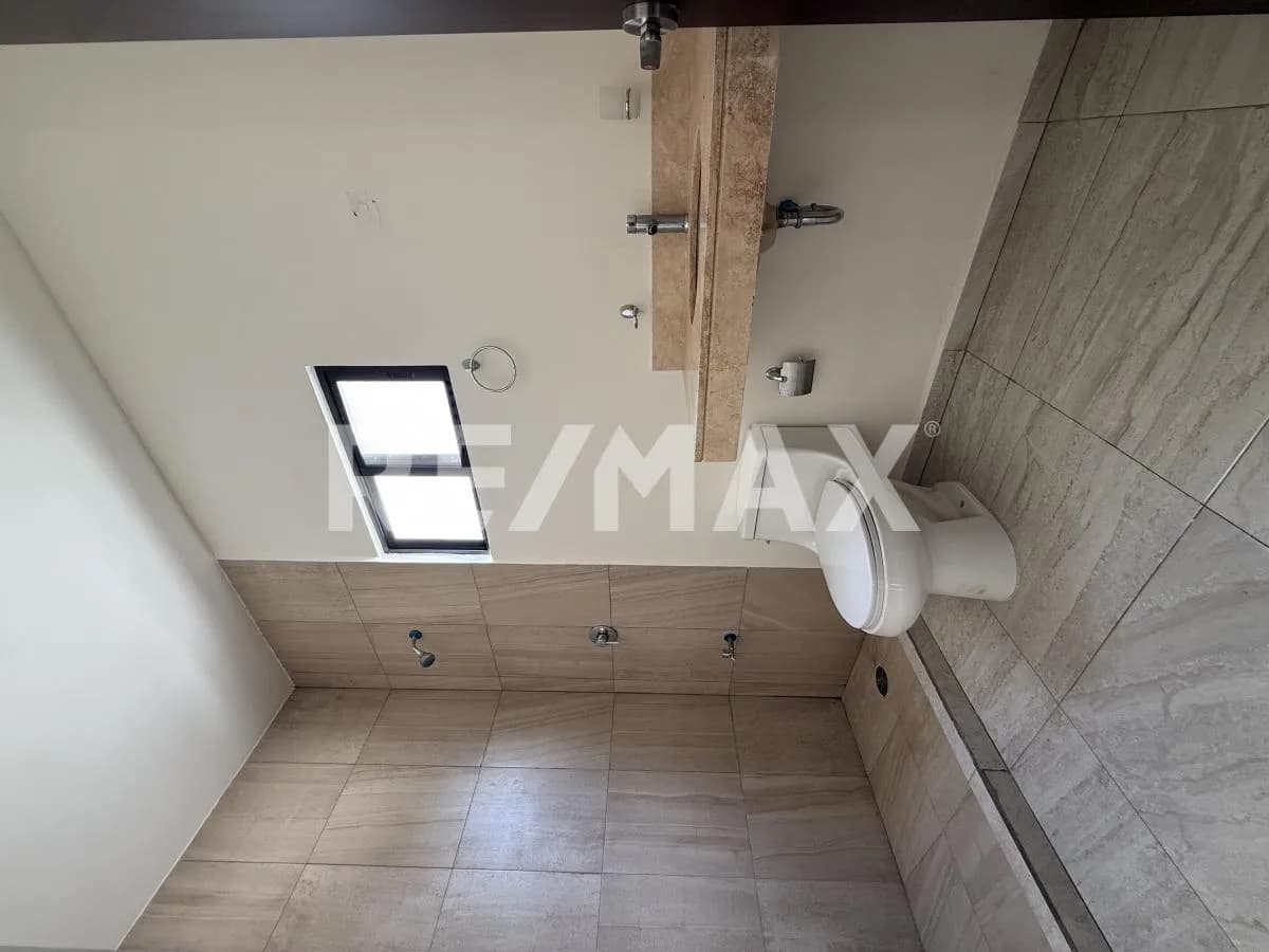 secondary property images 3