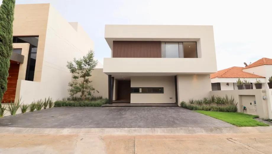 main property photo