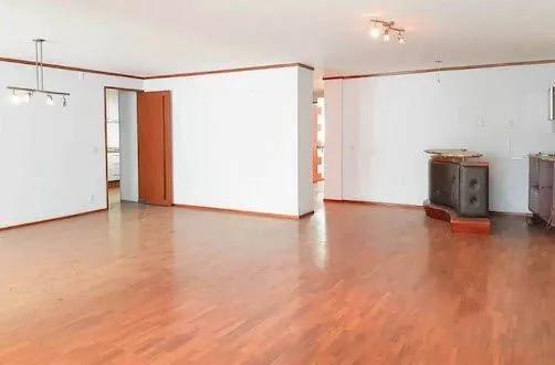main property photo