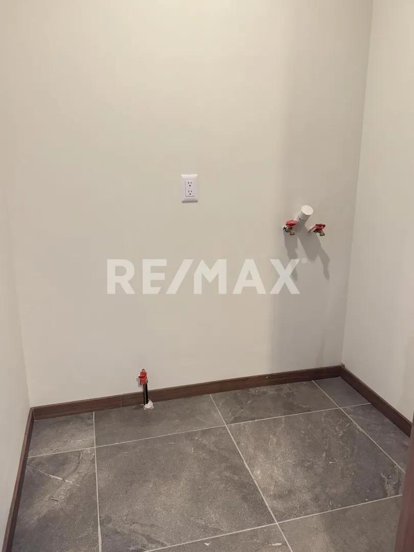 secondary property images 0