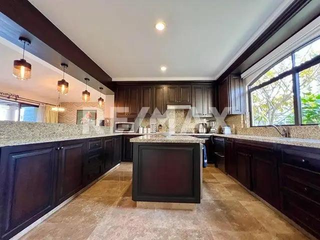 secondary property images 0