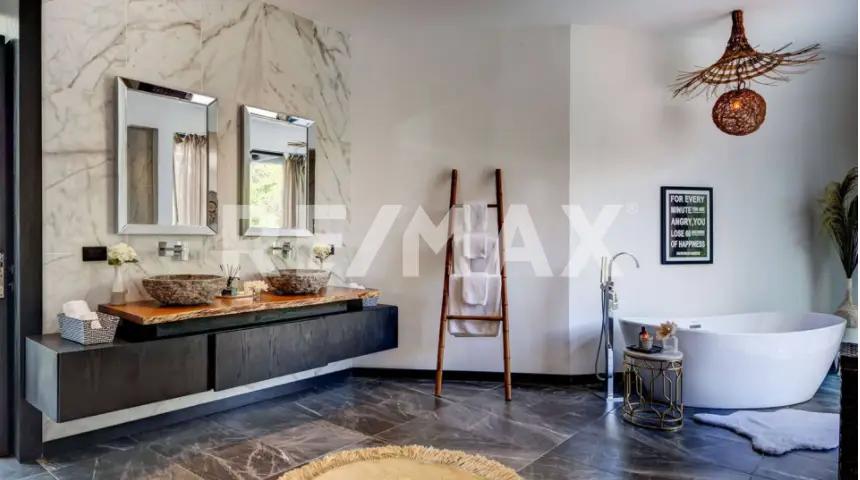 secondary property images 0