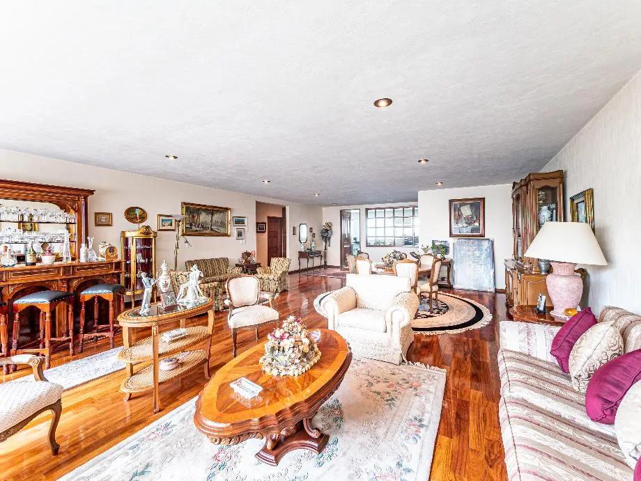 main property photo