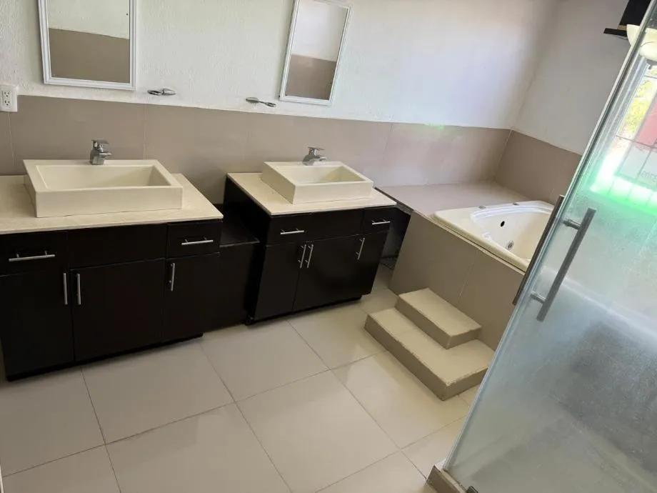 secondary property images 0