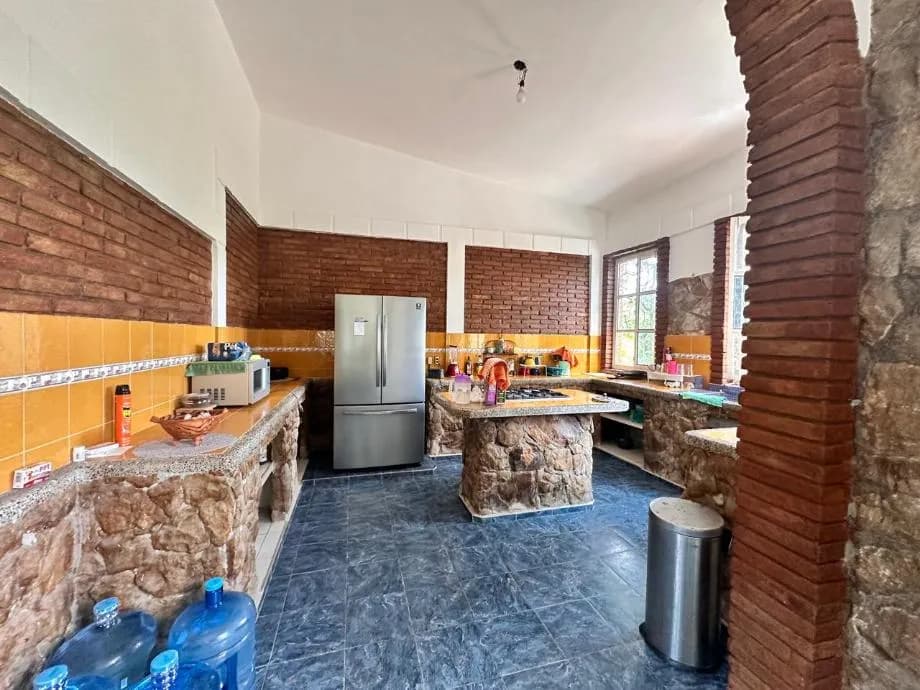 secondary property images 0