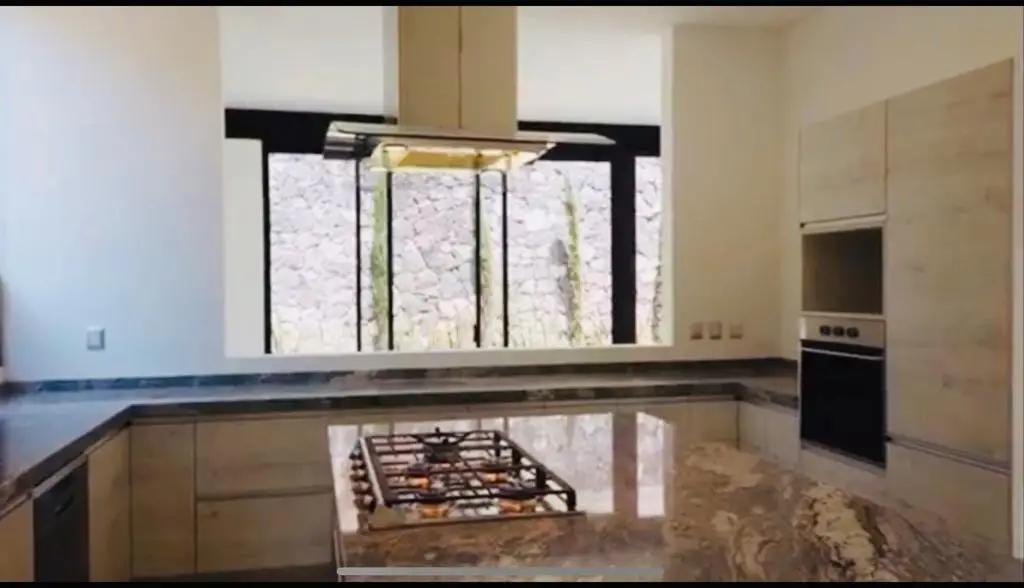 secondary property images 0