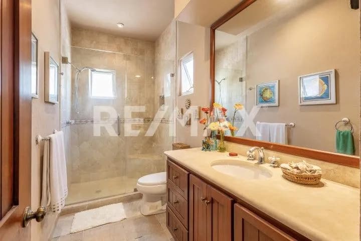 secondary property images 3