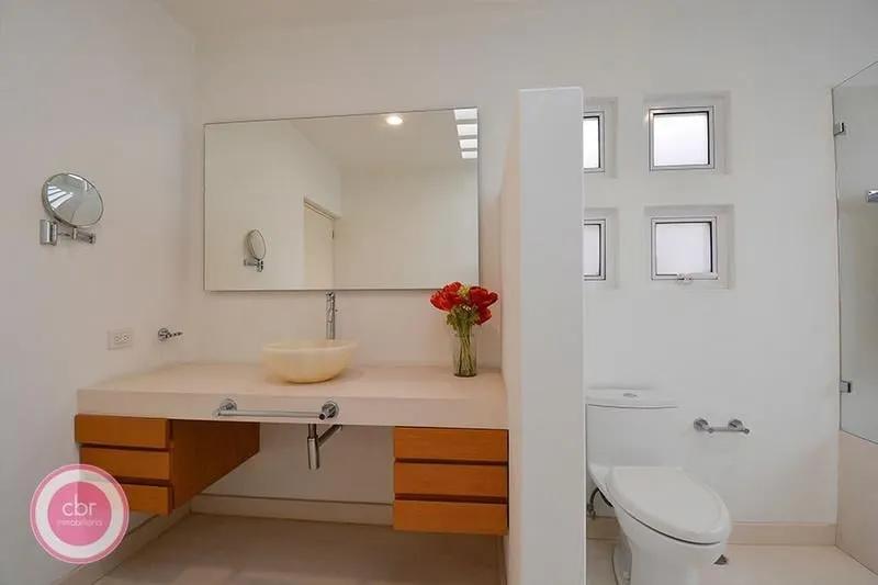 secondary property images 0