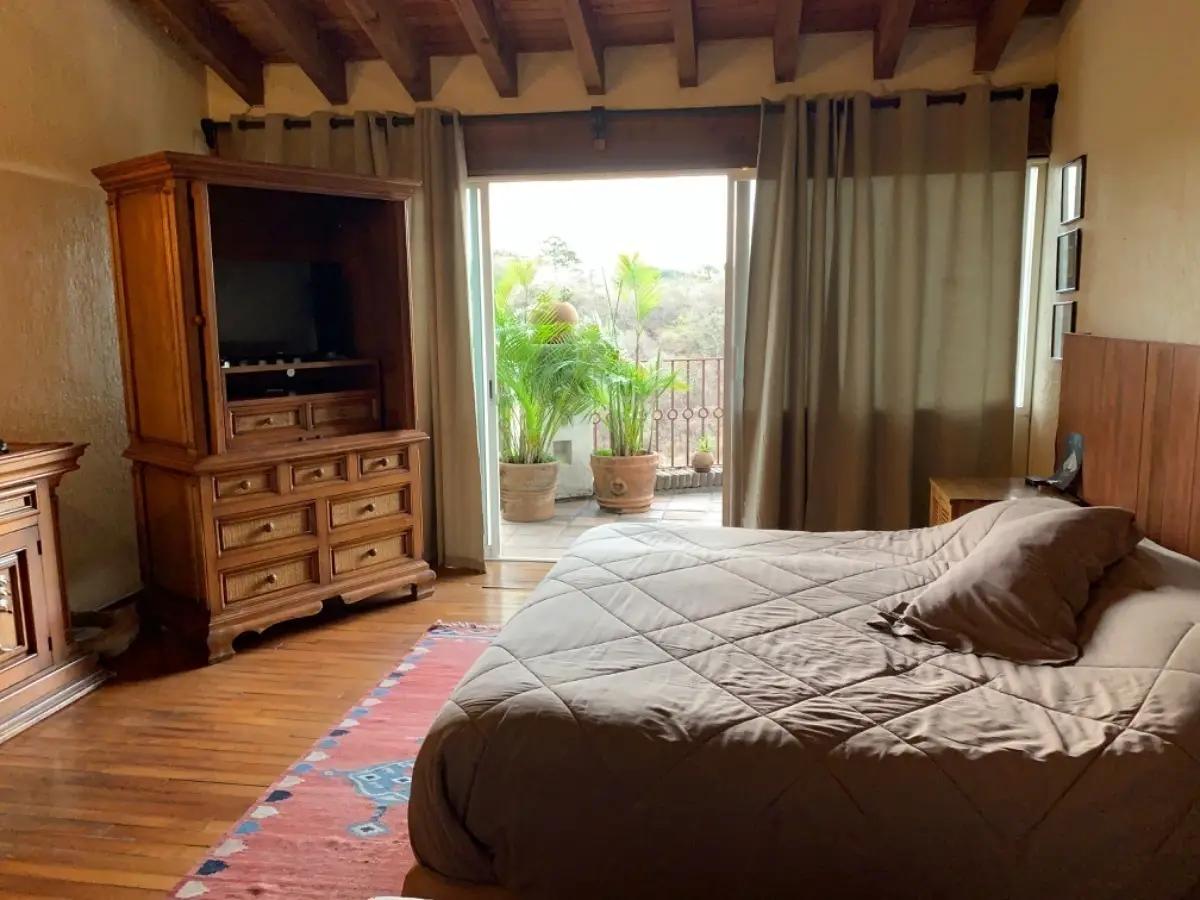 secondary property images 0