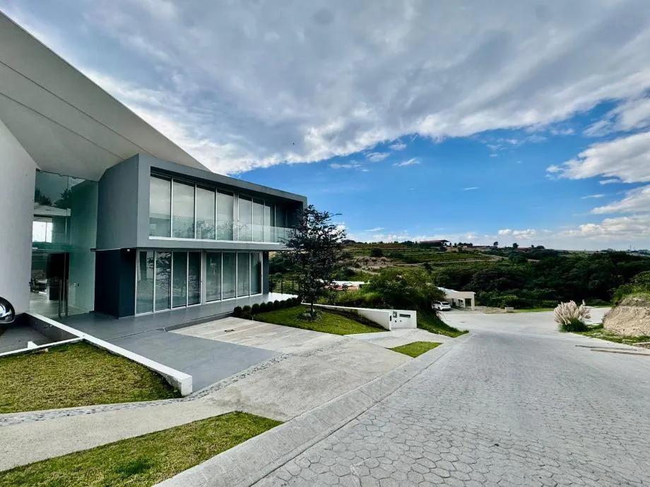 secondary property images 1