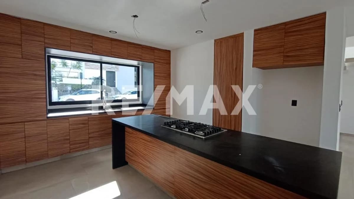 secondary property images 0