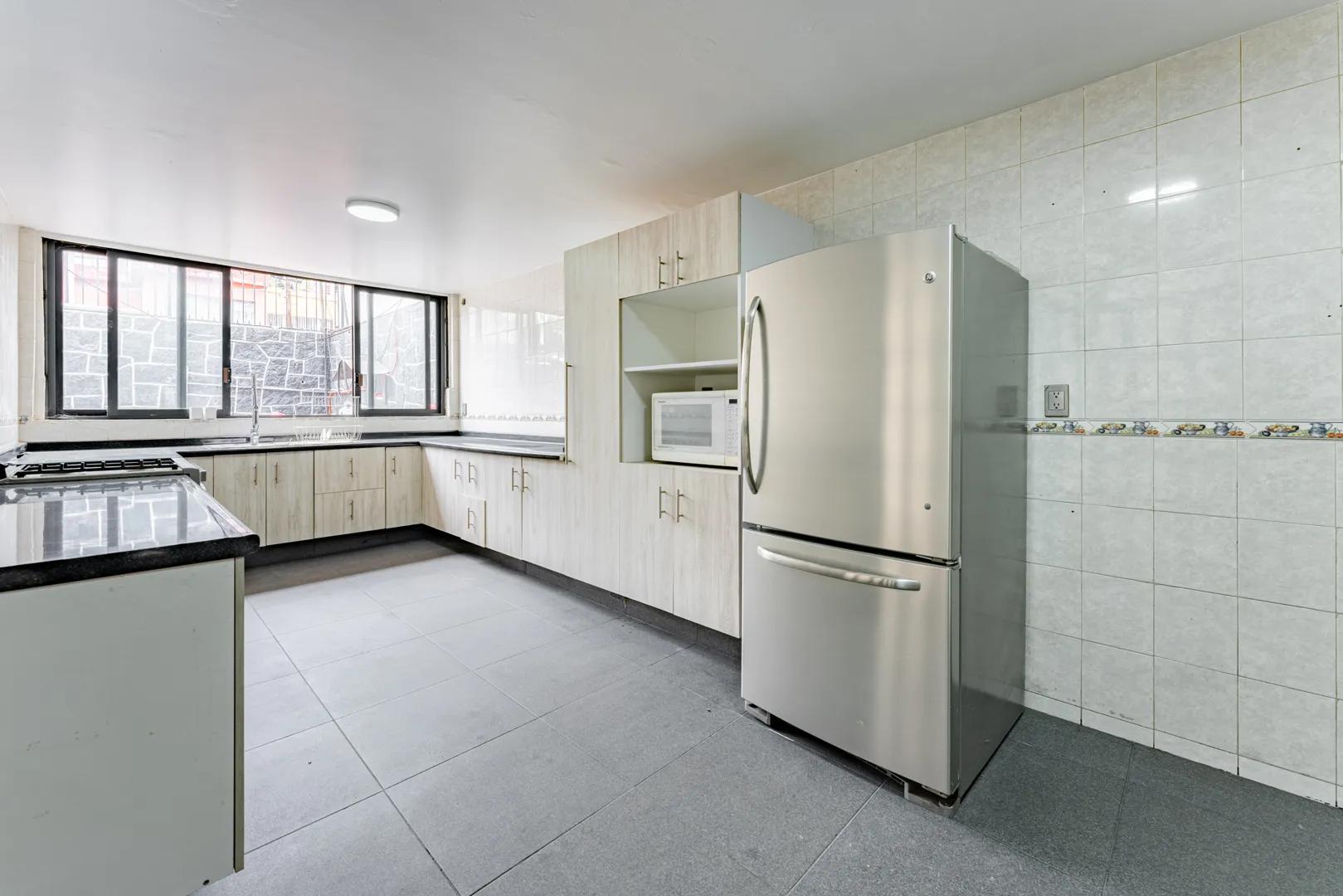 secondary property images 3