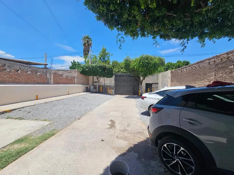 secondary property images 0