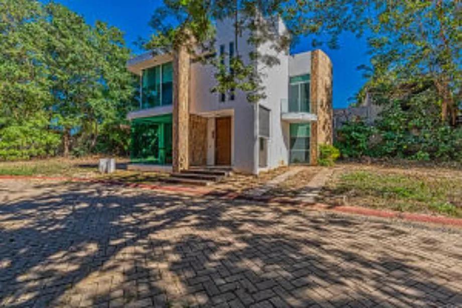 main property photo