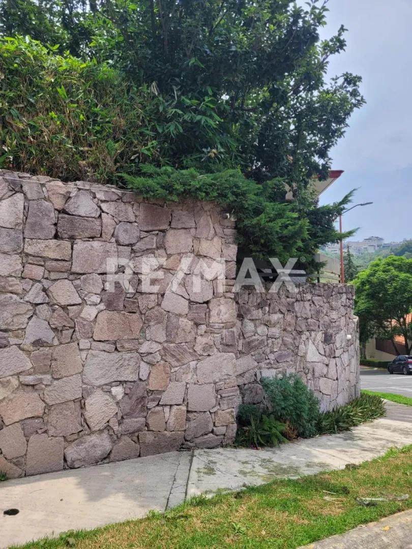 secondary property images 0