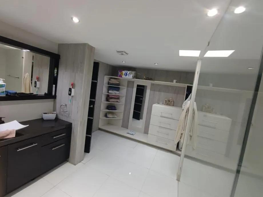 secondary property images 0