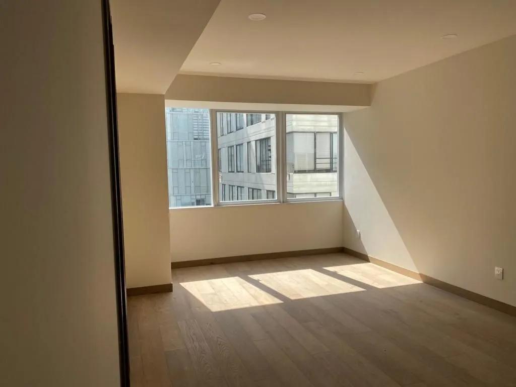 secondary property images 0