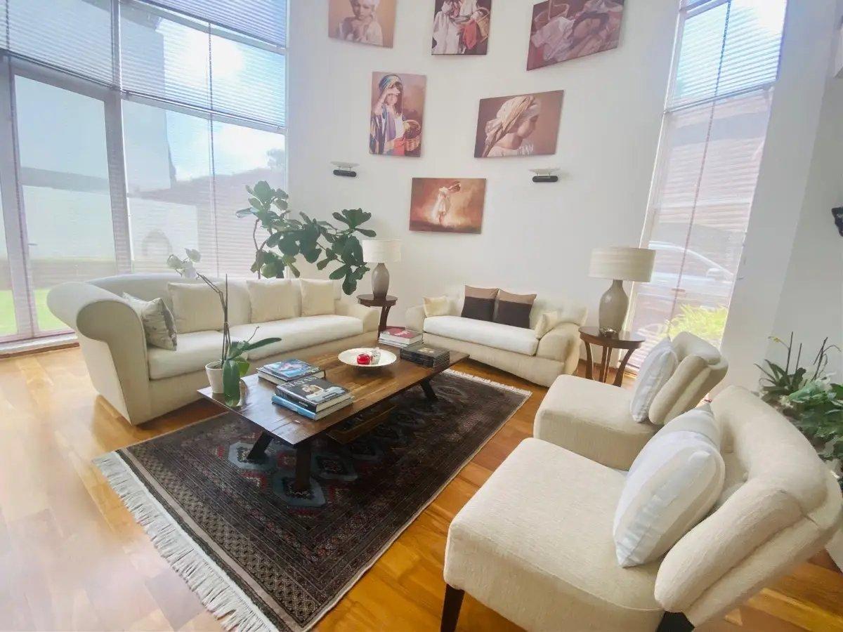 main property photo