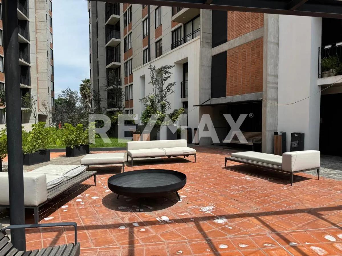 main property photo