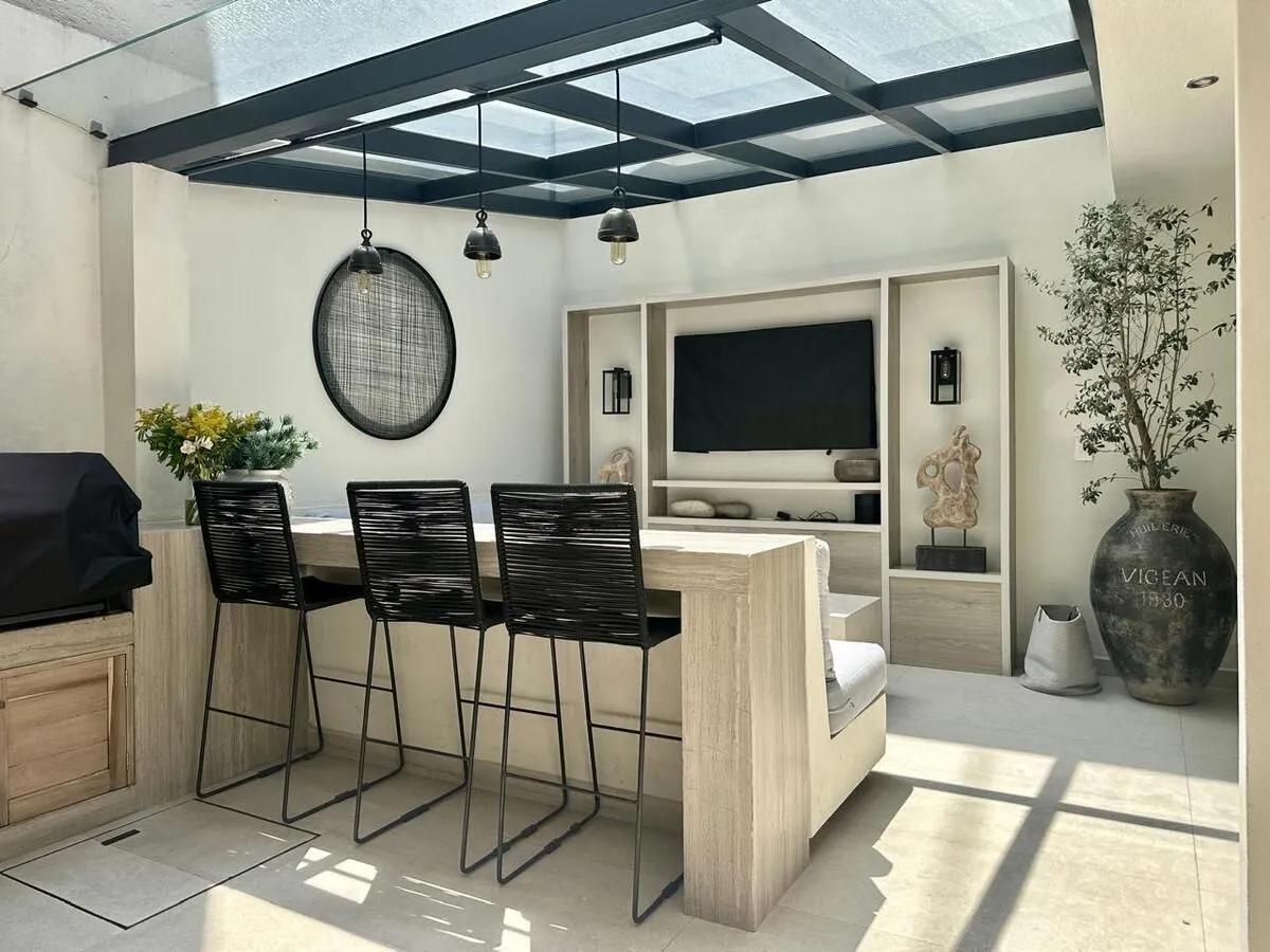 main property photo