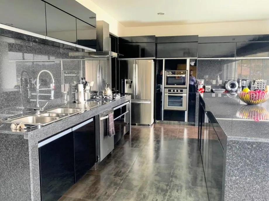 secondary property images 3