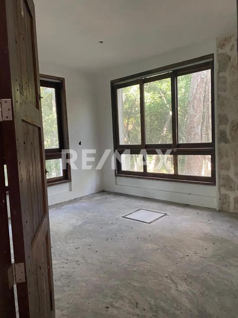 secondary property images 0