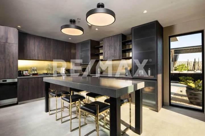 secondary property images 0