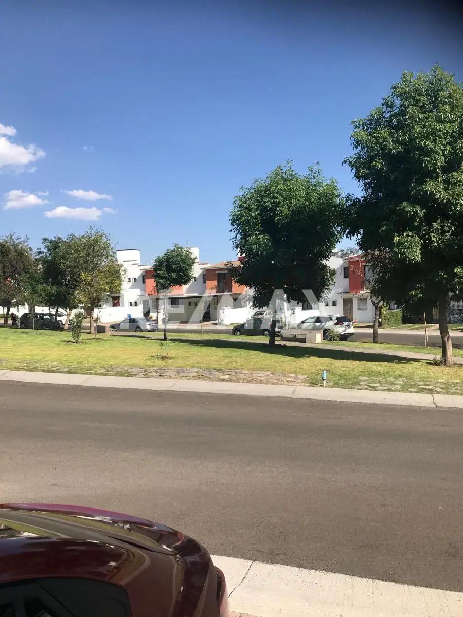 secondary property images 0