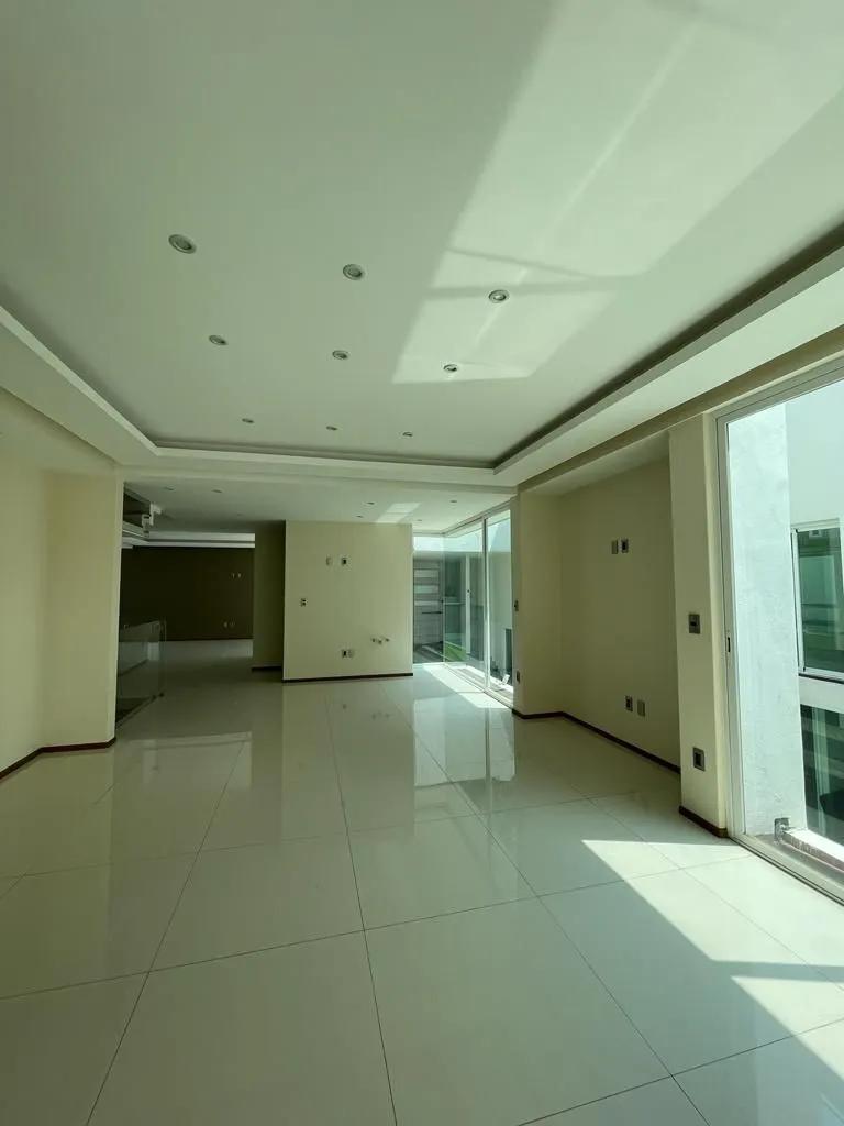 main property photo