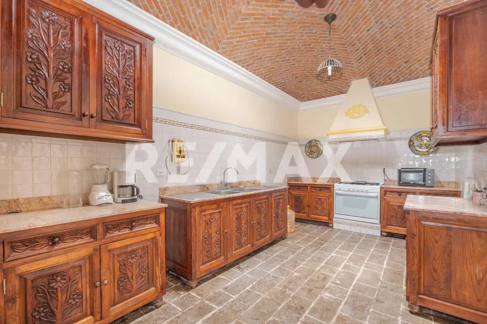 secondary property images 1