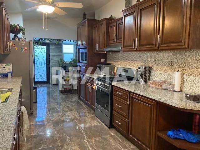 secondary property images 0