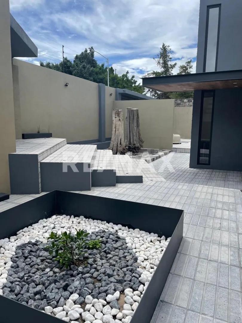 secondary property images 0