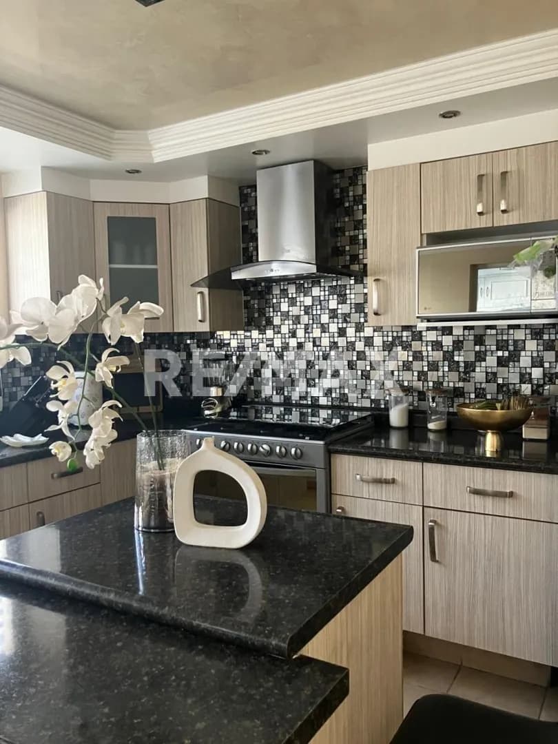 secondary property images 0