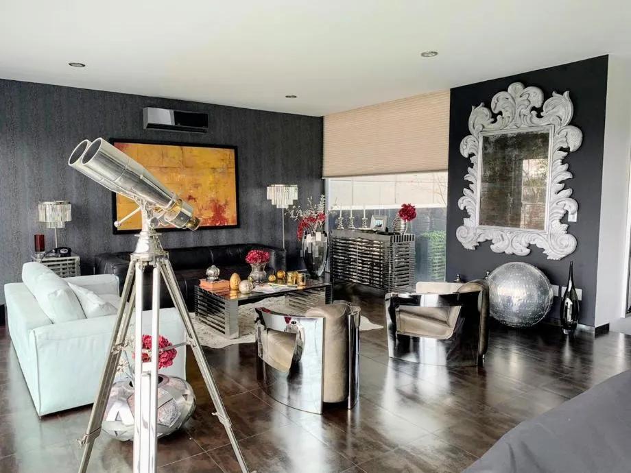 main property photo