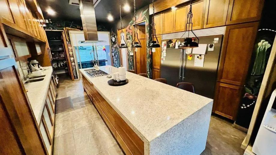 secondary property images 0