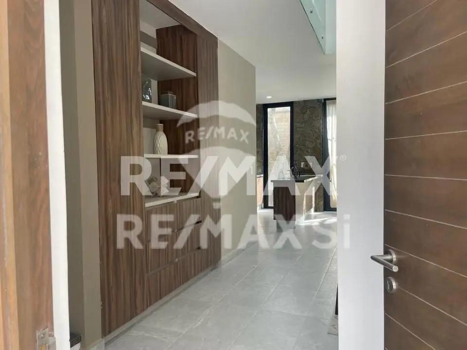 secondary property images 0