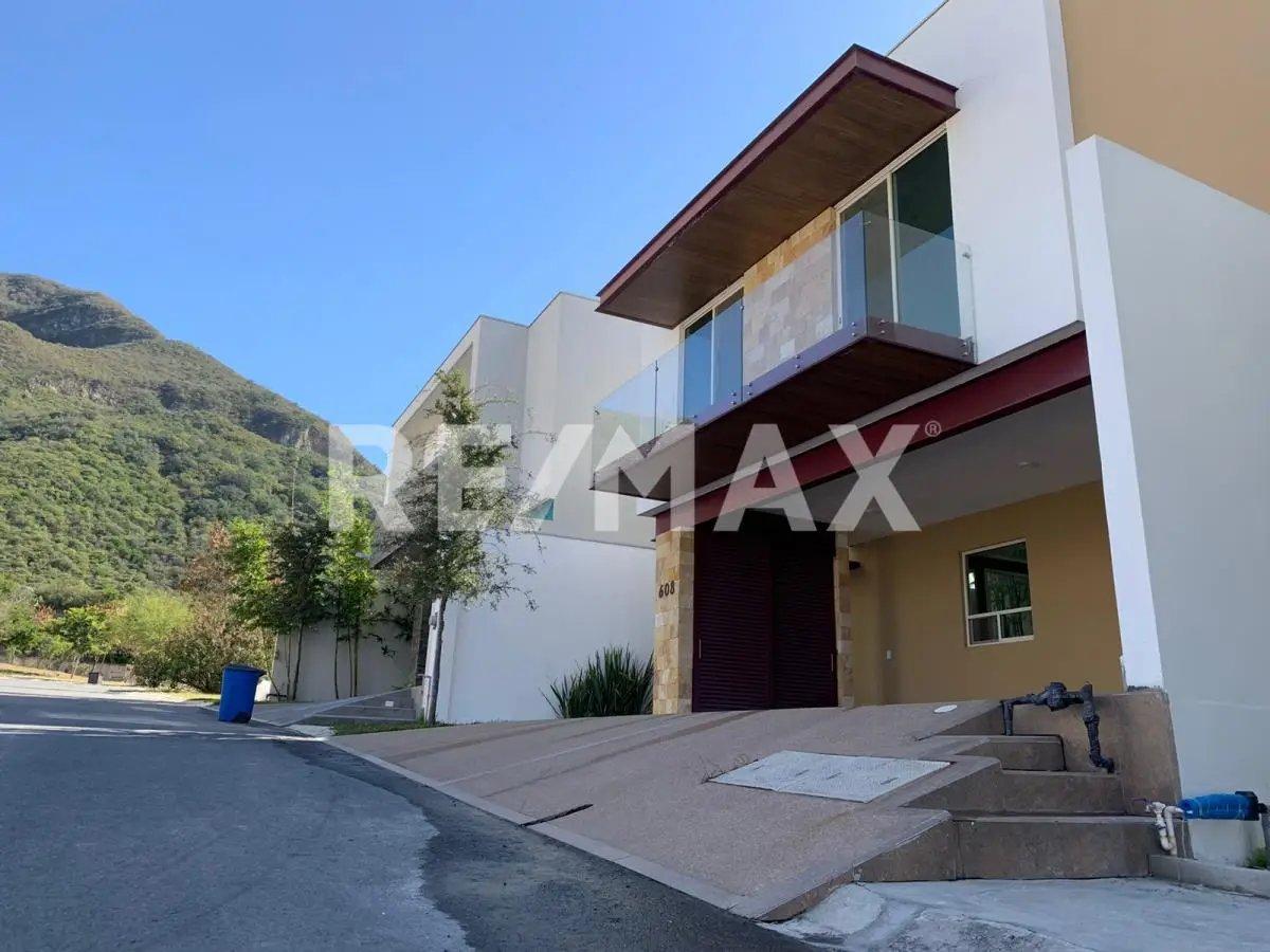 main property photo
