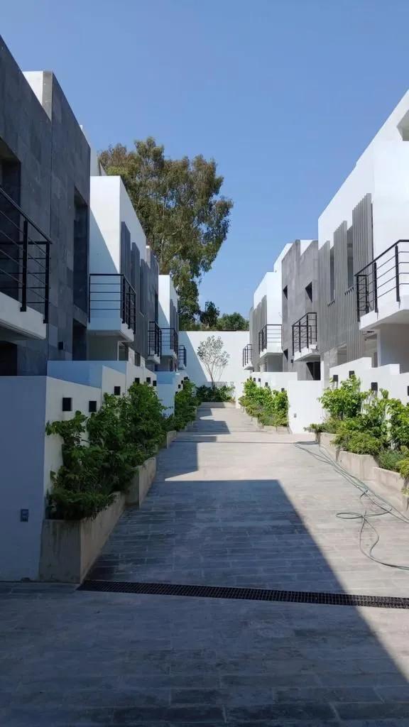 main property photo