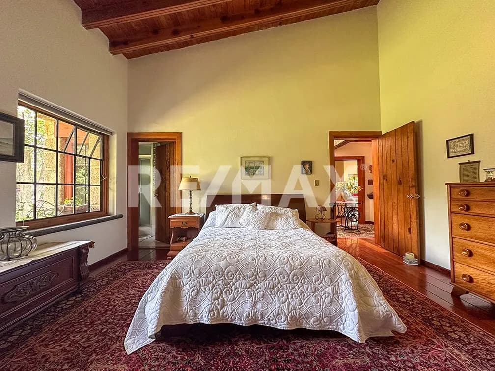 secondary property images 0