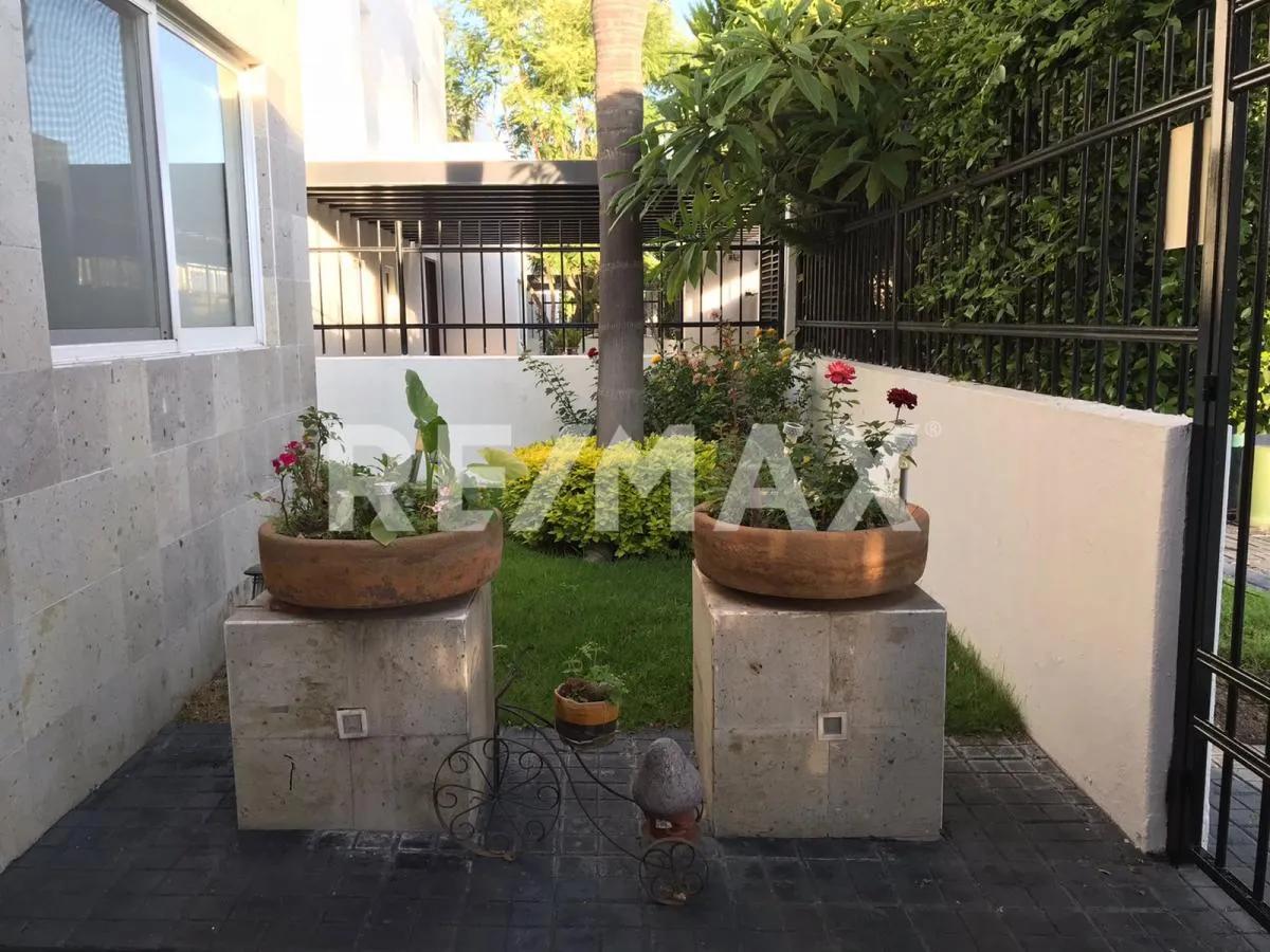 secondary property images 0