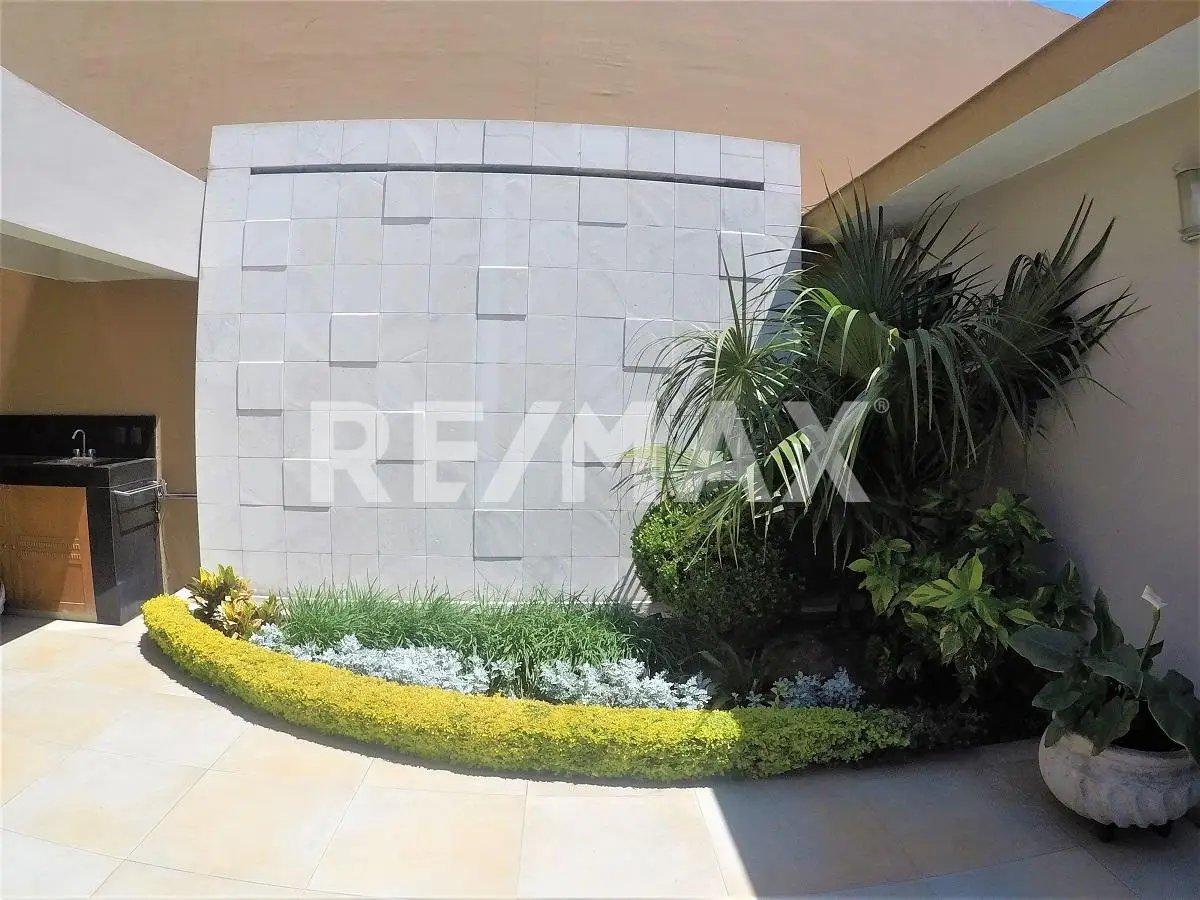 main property photo