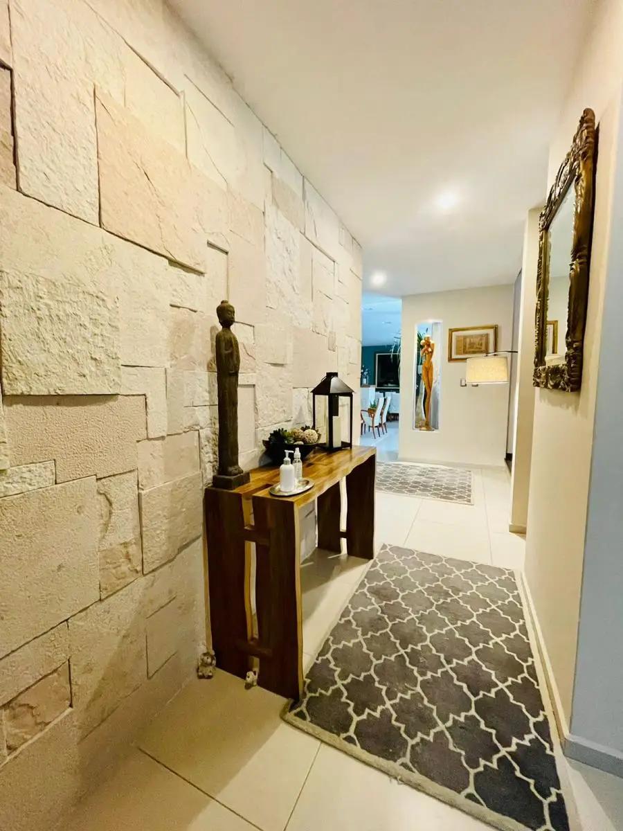 secondary property images 1